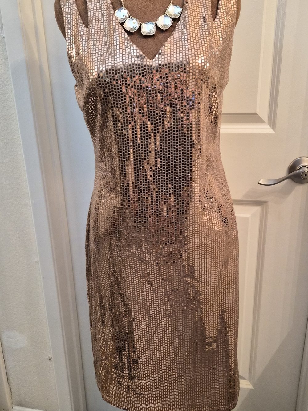 Sleeveless Rose Gold Sequin Midi Dress.Size 6